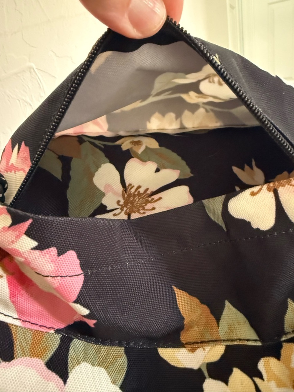 Gently Used Billabong Floral Black Canvas Backpack - Picture 5 of 5